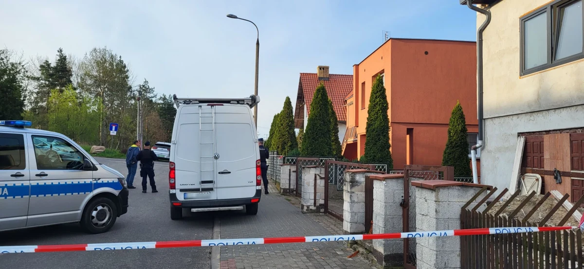 To 41-latek zabił swoją rodzinę, a potem popełnił samobójstwo. Prokuratura ujawnia nowe szczegóły ws. makabrycznej zbrodni w wielkopolskiej Chodzieży. Wczoraj w domu jednorodzinnym znaleziono ciała pięciu osób - czwórki dorosłych i niemowlęcia. 