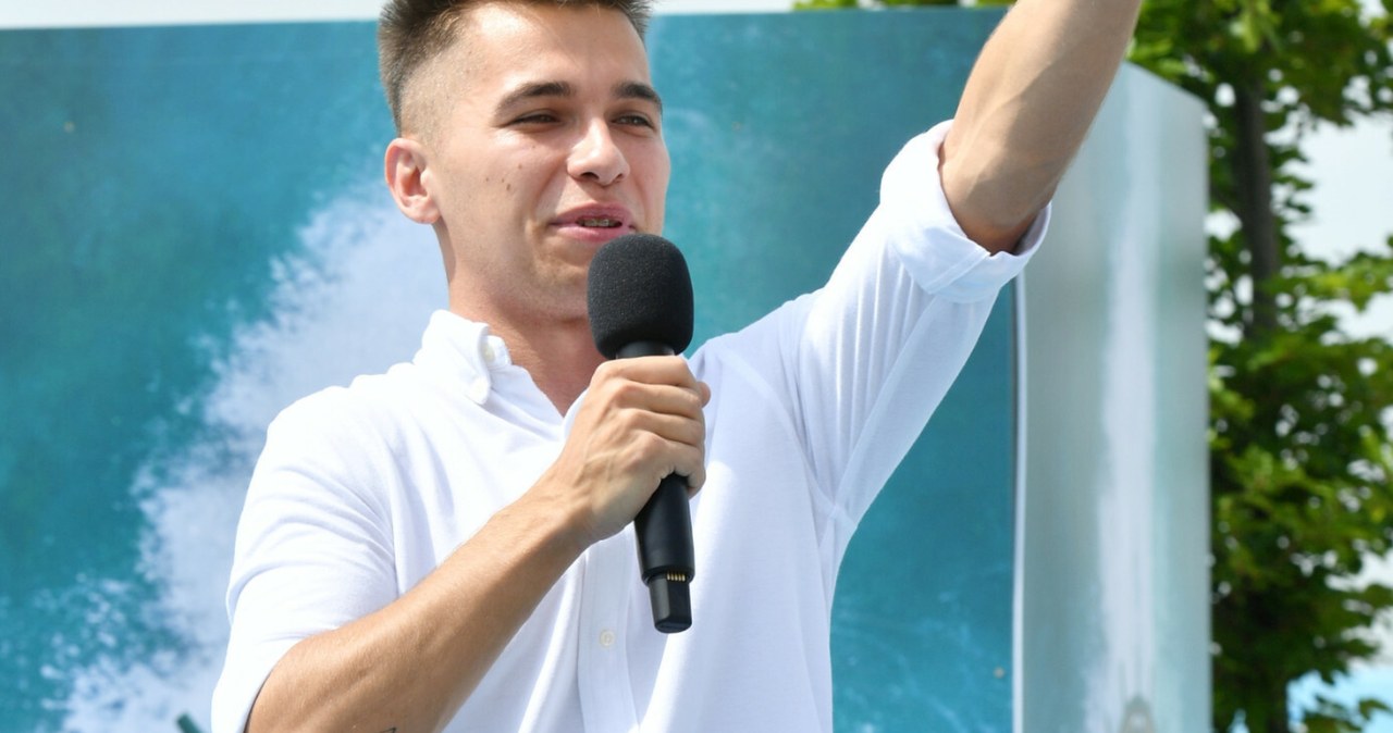 Friz zarobki TikTok 2026 - tyle dziennie wpływa na konto influencera