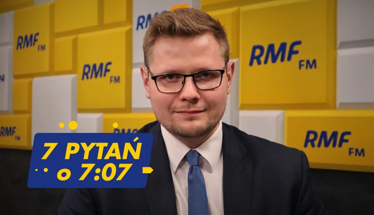 To Donald Tusk realizował wiele scenariuszy pisanych cyrylicą; jego polityka wschodnia, polityka gazowa, ściskanie się z Putinem, transformacja energetyczna oparta na gazie – to są scenariusze pisane cyrylicą – ocenił wiceminister sprawiedliwości Michał Woś, który był gościem środowych 7 pytań o 7:07 w internetowym Radiu RMF24. Odnosząc się do decyzji stołecznej prokuratury, która wszczęła śledztwo w sprawie Tuska, przekonywał, że nie chodzi o politykę, ale równość wobec prawa.