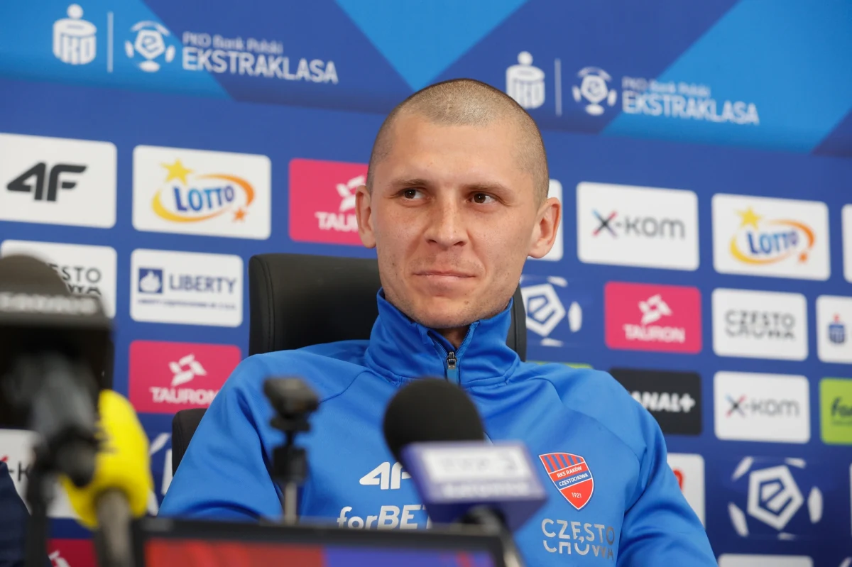 Dawid Szwarga, dotychczasowy asystent Marka Papszuna, od nowego sezonu poprowadzi piłkarzy Rakowa Częstochowa - poinformował na konferencji prasowej właściciel klubu Michał Świerczewski. Kontrakt podpisano na dwa sezony z opcją przedłużenia o kolejne dwa.