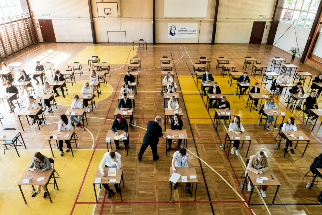 Matura 2023 z języka polskiego to pierwszy obowiązkowy egzamin. O której godzinie rozpoczyna się i ile trwa?