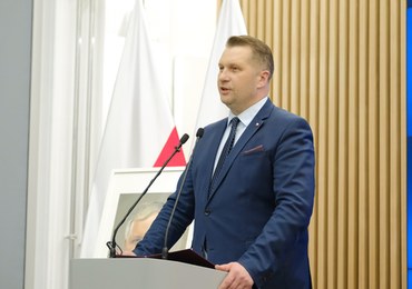 Czarnek o laptopach dla czwartoklasistów: Do użytku w domu, nie w szkole