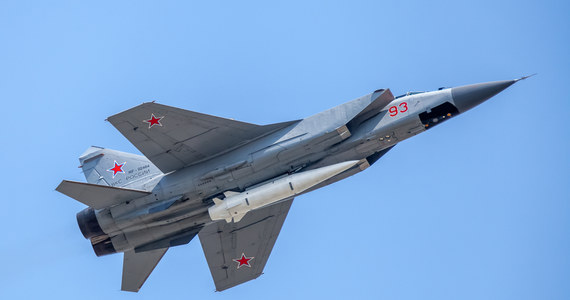 Samolot wojskowy - prawdopodobnie myśliwiec przechwytujący MiG-31 - rozbił się w obwodzie murmańskim w północno-zachodniej Rosji. Załodze udało się bezpiecznie katapultować.