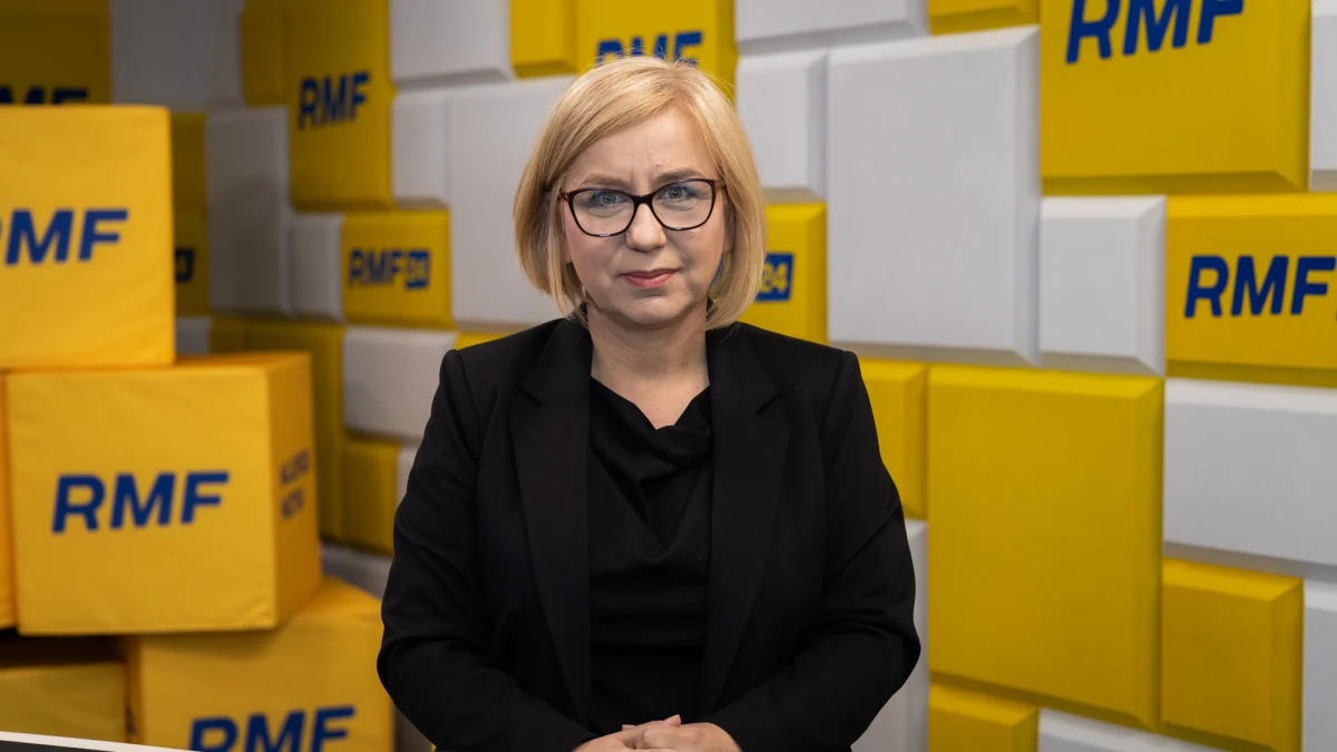 „Zespoły negocjacyjne zakończyły swoje prace i uzgodnienia przekazały do liderów. Dzisiaj pochylają się nad tym liderzy i ustalają ostatnie rozbieżności. Jestem pełna optymizmu, że niebawem będziemy mogli ogłosić pierwszą koalicję wyborczą po stronie opozycji” – powiedziała Paulina Hennig-Kloska, wiceprzewodnicząca Polski 2050 pytana w Popołudniowej rozmowie w RMF FM o to, kiedy zostanie ogłoszona wspólna lista wyborcza Polski 2050 i PSL-u.