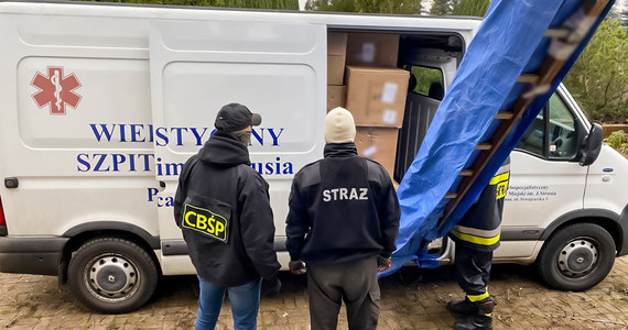 46 mln jednorazowych rękawiczek i ponad 400 tys. maseczek ochronnych przekazanych zostało organizacji charytatywnej z Poznania i tamtejszemu Urzędowi Miasta. Zostały skonfiskowane zorganizowanej grupie przestępczej.