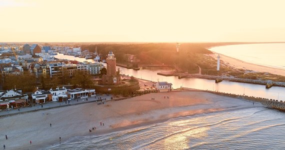 ​Kołobrzescy radni zadecydowali, że tego lata w mieście będzie funkcjonowało 10 morskich kąpielisk. Za ich organizację ma odpowiadać Miejski Ośrodek Sportu i Rekreacji.