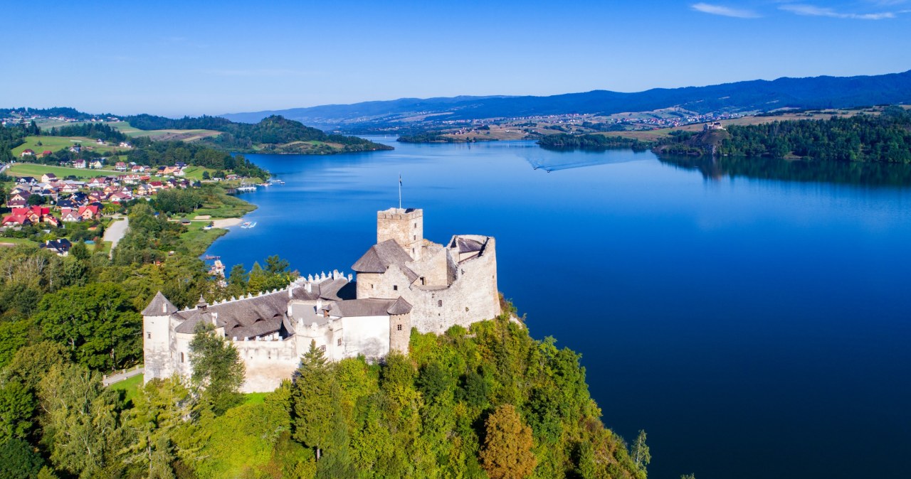 Oto „polskie jezioro Garda". Malownicza trasa nad wodą i bajeczny zamek