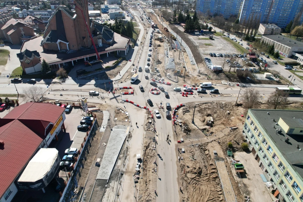 W Warmińsko-mazurskiem jest kilka miejsc, gdzie kierowcy będą musieli zdjąć nogę z gazu. To m.in. sam Olsztyn, gdzie trwa budowa nowej linii tramwajowej oraz krajowa "szesnastka" między Biskupcem, a Mrągowem. Na wschodzie województwa trzeba pamiętać o budowie drogi S61 z Ełku w kierunku Suwałk.  