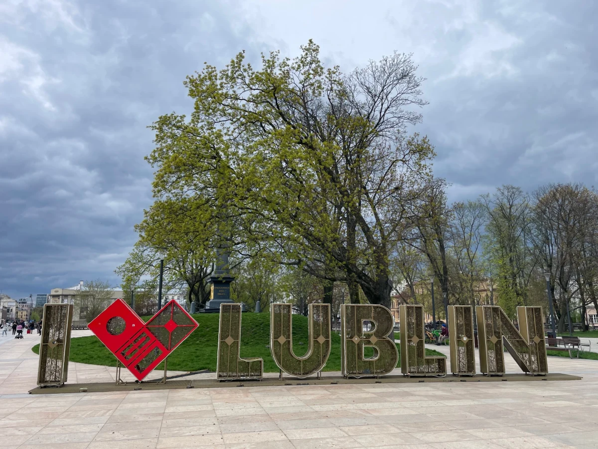 Atrakcyjne gadżety miejskie mogą zdobyć ci, którzy skorzystają z oferty turystycznej Lublina. 1 maja startuje kolejna edycja akcji "Sezon Lublin" 