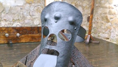 Ktoś ukradł "Żelazną maskę hańby" z fortecy Kamieniec 
