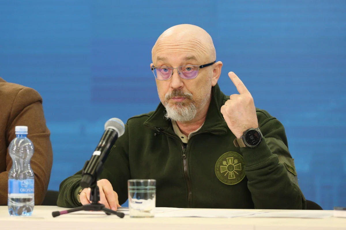 Przygotowania naszych żołnierzy i sprzętu wojskowego do kontrofensywy przeciwko rosyjskiej armii znajdują się na końcowym etapie; generalnie jesteśmy gotowi, dlatego jeśli Bóg pozwoli, dopisze pogoda i dowództwo podejmie stosowną decyzję, przystąpimy do działania - oznajmił w piątek ukraiński minister obrony Ołeksij Reznikow.