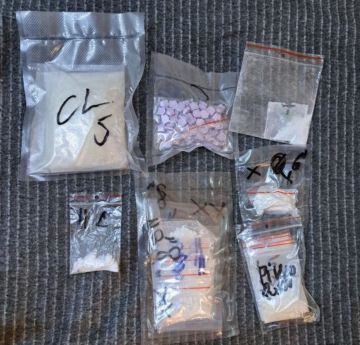 ​​Około 20 kilogramów narkotyków znaleźli gdańscy policjanci w mieszkaniu zajmowanym przez 35-letniego Rumuna. Mężczyzna był poszukiwany listem gończym. Trafił do tymczasowego aresztu.

