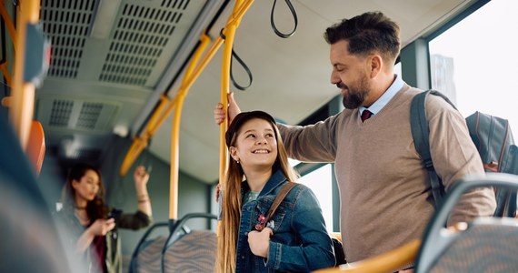 ​Zarząd Transportu Miejskiego w Lublinie zmienia rozkłady jazdy. Autobusy będą jeździć rzadziej poza godzinami szczytu. Taka sytuacja obowiązywać będzie tylko w nadchodzącym tygodniu. Oczywiście zmiany związane są z majowym weekendem.