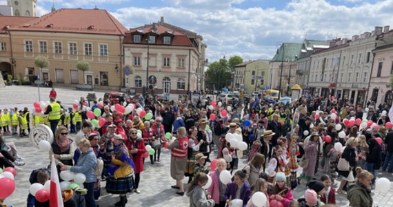 Lublin świętował w piątek Dzień Solidarności Międzypokoleniowej. Przed deptak przeszedł korowód, w którym wzięli udział najmłodsi i najstarsi mieszkańcy miasta. 