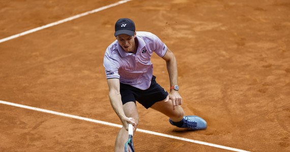 Hubert Hurkacz awansował do trzeciej rundy turnieju ATP 1000 na kortach ziemnych w Madrycie. Rozstawiony z numerem 12. polski tenisistka wygrał z Francuzem Richardem Gasquetem 6:7 (9-11), 6:4, 7:5.

