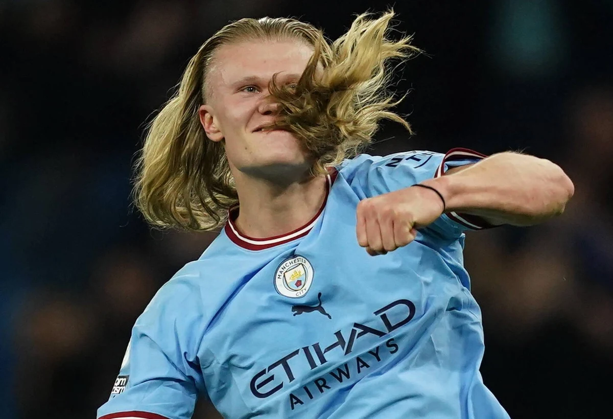 Norweski napastnik Manchesteru City Erling Haaland ze swoją gigantyczną popularnością, budową ciała i fizjonomią jest idealnym kandydatem do roli w dużych produkcjach filmowych z gatunku fantasy - uważają eksperci od public relations.