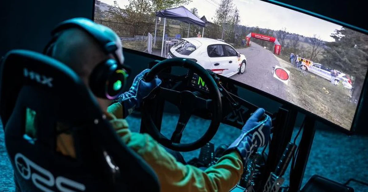 W Myślenicach każdy może poczuć się jak kierowca rajdowy! W tamtejszym OverCrest Sim Center, czyli centrum simracingowym odbywają się dni otwarte. Podczas nich można skorzystać z zaawansowanych symulatorów jazdy.