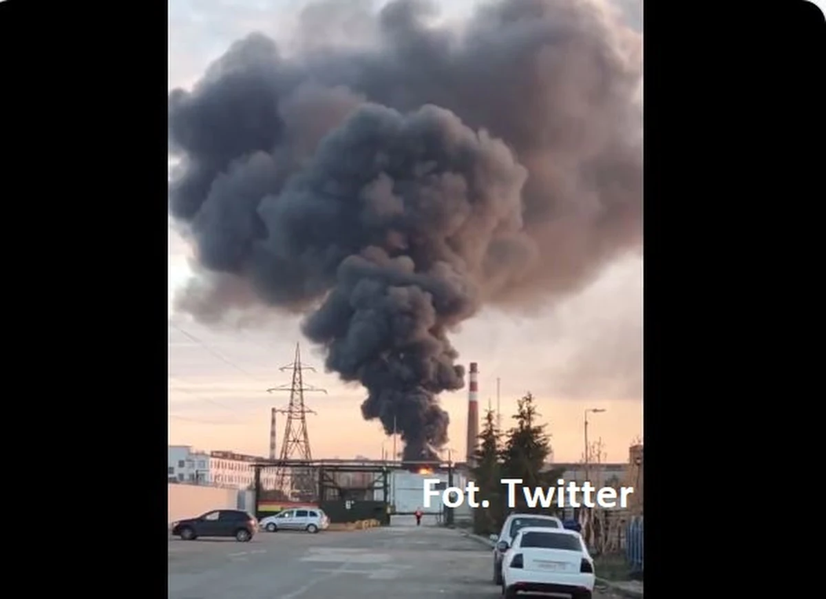 Pożar w zakładach Motovilicha produkujących systemy wieloprowadnicowych wyrzutni rakietowych (MRLS) w Permie, w europejskiej części Rosji. Informację przekazał dziennik "Kommiersant", cytujący komunikat rosyjskiego ministerstwa ds. sytuacji nadzwyczajnych .