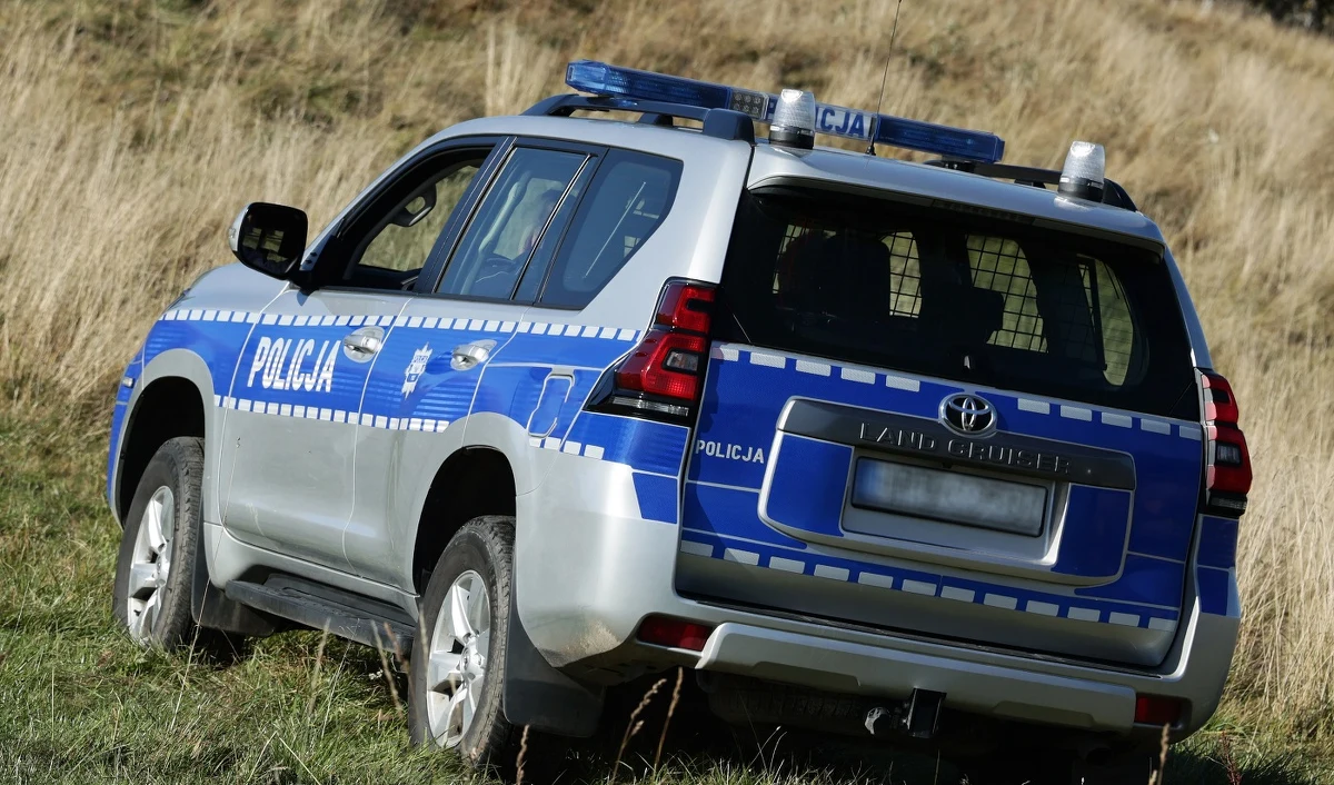 Prawdopodobnie dziś odbędą się sekcje zwłok kobiety i mężczyzny, których ciała znaleziono wczoraj w samochodzie w powiecie wschowskim w Lubuskiem. Zwłoki odkryto w aucie zaparkowanym przy bocznej drodze.