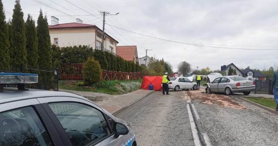 Tragiczny wypadek na drodze w powiecie starachowickim w Świętokrzyskiem. Nie żyje 6-letnie dziecko. 