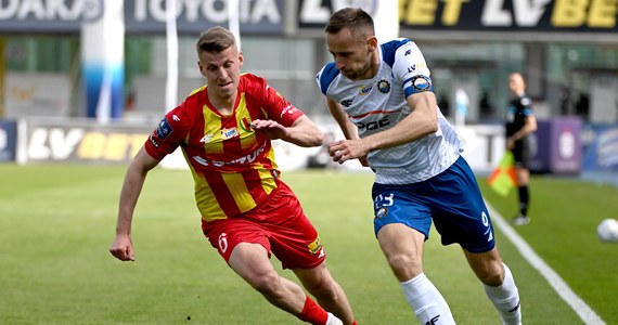 Piłkarze Stali Mielec pokonali Koronę Kielce 2:1, odnosząc pierwsze na swoim obiekcie ligowe zwycięstwo w 2023 roku. Trzy punkty mocno przybliżyły ich do utrzymania w Ekstraklasie.