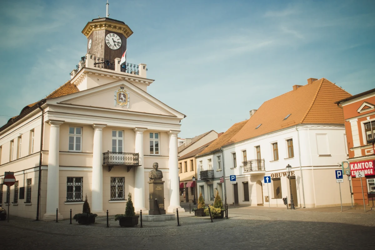 Podkreślenie zasługi kopalni węgla brunatnego i konińskich górników w rozwoju miasta i regionu - taki jest cel uroczystości organizowanych w Koninie (Wielkopolskie). Przez miasto przejdzie korowód z udziałem kopalnianych orkiestr i pocztów sztandarowych z całej Polski.