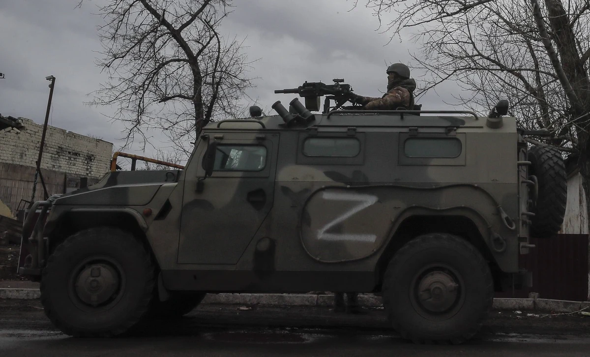 Rosyjskie siły na Ukrainie tylko od grudnia straciły ponad 100 tys. żołnierzy, w tym 20 tys. zabitych - poinformował w poniedziałek rzecznik Rady Bezpieczeństwa Narodowego USA John Kirby. Jak dodał, rosyjska ofensywa w Donbasie straciła impet i okazała się porażką, zaś Ukraińcy będą gotowi do kontrofensywy.