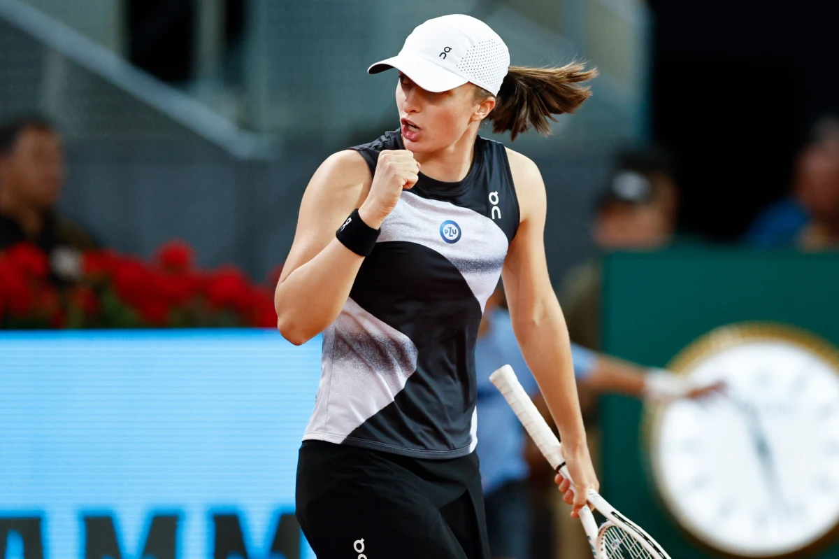 Iga Świątek awansowała do 1/4 finału turnieju WTA 1000 na kortach ziemnych w Madrycie. Rozstawiona z numerem jeden polska tenisistka wygrała w nocy z poniedziałku na wtorek z Rosjanką Jekateriną Aleksandrową (nr 16.)  6:4, 6:7 (3-7), 6:3. Pojedynek trwał dwie godziny i 27 minut.