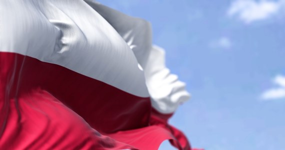 2 maja obchodzimy Dzień Flagi. Jak ten dzień świętują Polacy za granicą? Czy na obczyźnie jest szansa na kultywowanie polskich tradycji? Poznajcie niezwykłe historie słuchaczy RMF FM i podzielcie się swoją, oznaczając się na naszym wirtualnym globie.
