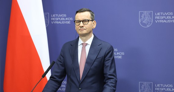 "Dzisiaj bestia rosyjskiego imperializmu, którą znamy jak nikt inny na świecie, i Litwa, i Polska, znowu podnosi głowę. Wierzę, że nie uda jej się zwyciężyć tak długo, jak narody Europy Środowej, Europy Wschodniej - będą zjednoczone" – powiedział w Wilnie premier Mateusz Morawiecki. Ocenił, że relacje polsko-litewskie są najlepsze od kilkuset lat.