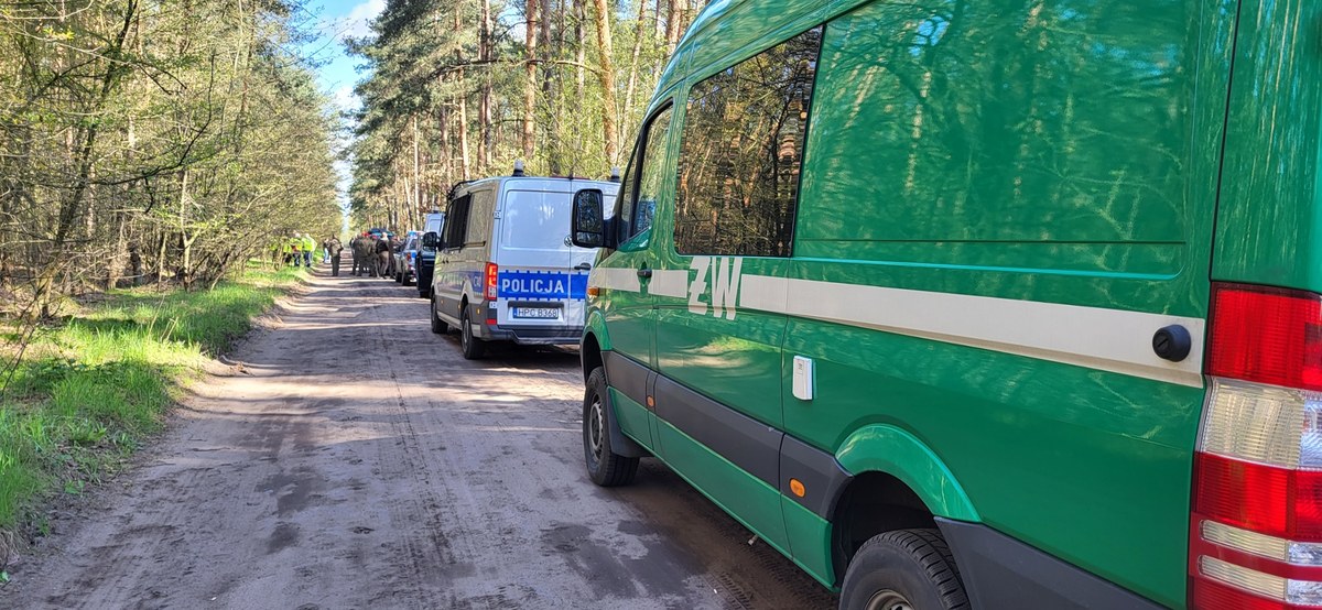 "Niezidentyfikowany obiekt wojskowy", którego odnalezienie pod Bydgoszczą potwierdziło Ministerstwo Obrony Narodowej, to najprawdopodobniej rosyjska rakieta Ch-55 wystrzelona w grudniu 2022 roku z rosyjskiego samolotu na terenie Białorusi. Informację o tym, że to najpoważniejsza hipoteza brana pod uwagę przez polskich śledczych, podał portal Onet. Głos w tej sprawie zabrał premier Mateusz Morawiecki.
