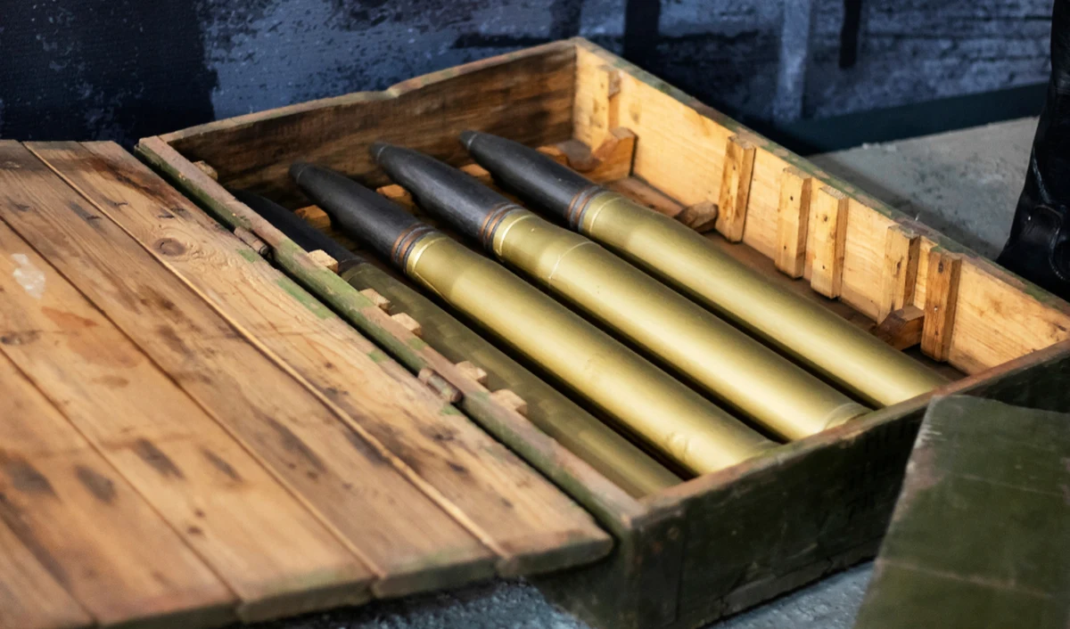 Szwedzka prezydencja w Radzie Unii Europejskiej poinformowała, że ambasadorowie krajów członkowskich przy UE osiągnęli porozumienie w sprawie wspólnych zakupów amunicji dla Ukrainy. Mowa o kwocie 1 mld euro.