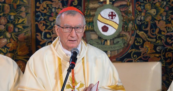 ​Watykański sekretarz stanu kardynał Pietro Parolin wyraził w środę zdziwienie tym, że władze Ukrainy i Rosji oświadczyły, iż nie wiedzą o misji Stolicy Apostolskiej w sprawie pokoju. Poinformował o niej nieoczekiwanie papież Franciszek w niedzielę podczas konferencji prasowej na pokładzie samolotu w drodze z Budapesztu do Rzymu.