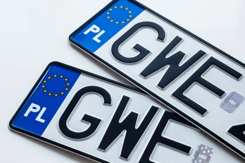 Mandat za tablice rejestracyjne wynosi 500 zł. Za co można go dostać?