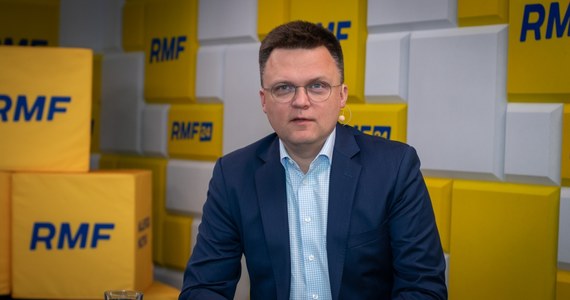 "Moja nieobecność 4 czerwca na wspólnym marszu z Donaldem Tuskiem nie wynika z fochów czy rywalizacji politycznej" - mówił w Popołudniowej rozmowie w RMF FM Szymon Hołownia. "Mamy tego dnia plany i zobowiązania od dawna. Cała ta debata na temat marszu jest dla mnie absurdalna" - podkreślił lider Polski 2050, ale dodał, że jego celem jest - tak jak zapowiadał w 2019 roku - znalezienie trzeciej drogi politycznej, niezależnej od toczącego się w Polsce sporu między PO i PiS.