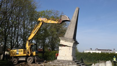 Sowiecki pomnik wyburzony w Głubczycach na Opolszczyźnie