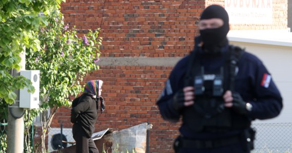 Serbska policja schwytała po obławie sprawcę kolejnej w ciągu dwóch dni strzelaniny w Serbii. 21-letni mężczyzna niedaleko miasta Mladenovac zabił co najmniej 8 osób, a 13 ranił.
