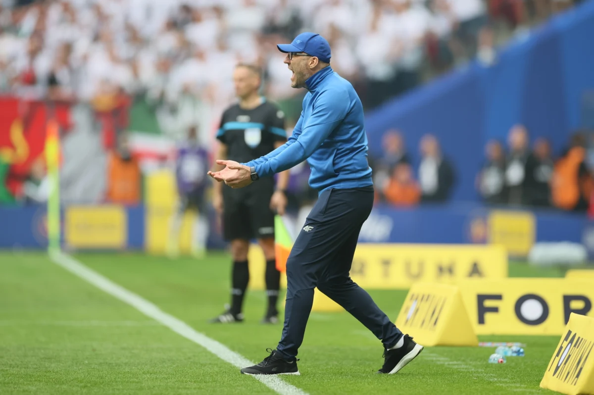 To może być weekend, który w Ekstraklasie da odpowiedzi na kolejne ważne pytania. Raków jest o krok od mistrzostwa i może je przypieczętować w niedzielę w Kielcach. Lechia Gdańsk jest już jedną nogą w pierwszej lidze, a po meczu z Zagłębiem Lubin może być poza Ekstraklasą. Nadzieja nie gaśnie w Śląsku Wrocław, który zmierzy się dziś z Jagiellonią Białystok.