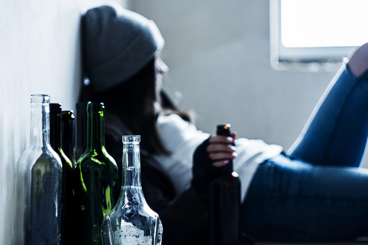 W miniony weekend majowy, policjanci z Wągrowca (woj. wielkopolskie) interweniowali w związku ze zgłoszeniami o nietrzeźwych dzieciach. W związku z zatruciem alkoholem do szpitala trafiły dwie dziewczynki w wieku 12 i 13 lat.