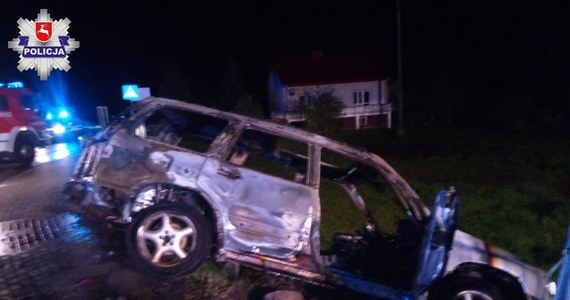 Kierowca subaru stracił panowanie nad autem i uderzył w barierki ochronne. Następnie oblał samochód benzyną, podpalił i uciekł z miejsca. Po zatrzymaniu tłumaczył, że przyczyną takiego zachowania miała być kłótnia z rodziną.