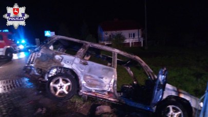 Wjechał subaru w barierki. Potem podpalił auto i uciekł