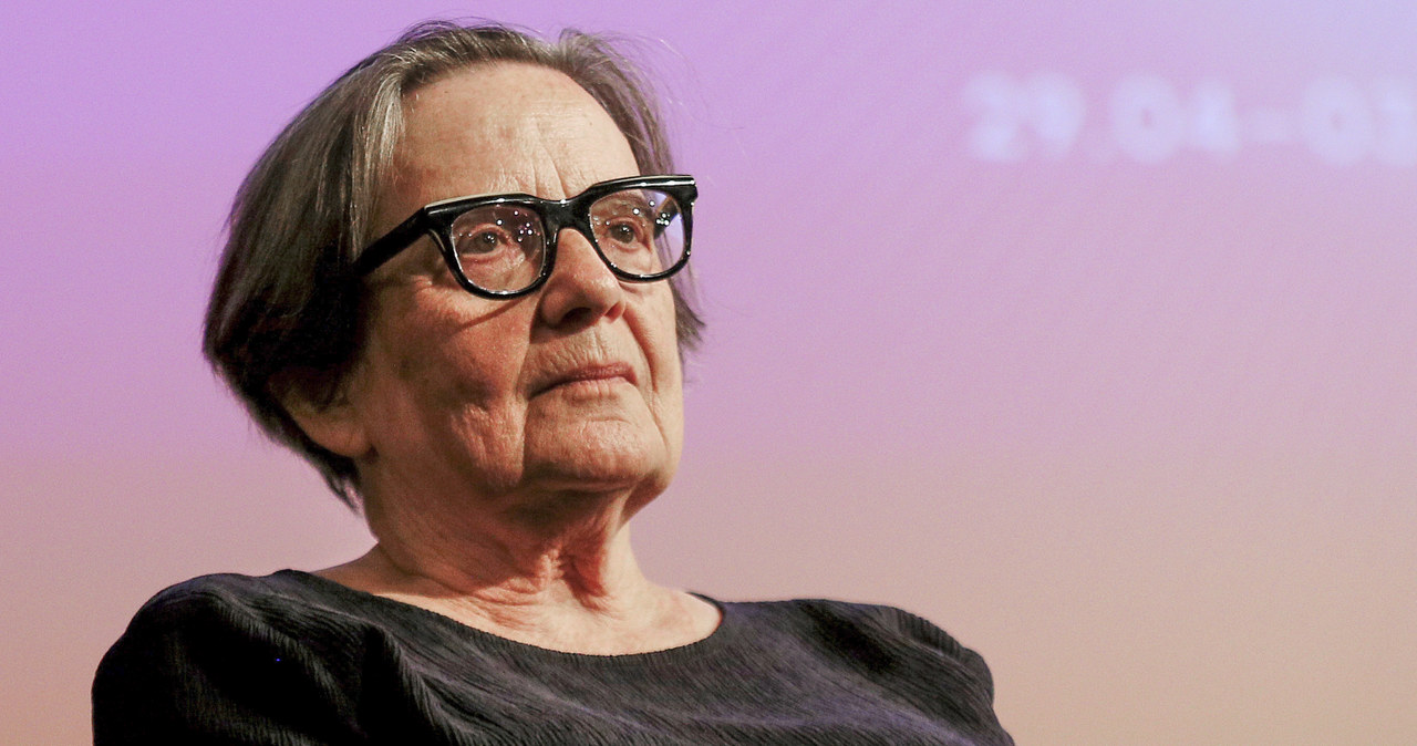 Agnieszka Holland jest gościem festiwalu Mastercard OFF CAMERA 2023, na którym w czwartkowy wieczór pokazany zostanie jej kultowy dziś film "Całkowite zaćmienie". W wywiadzie z Interią reżyserka opowiedziała o niezwykłych kulisach tego projektu, owocnej współpracy z młodziutkim Leonardo DiCaprio, a także o wzbudzającej kontrowersje produkcji "Zielona granica", do której właśnie zakończyła zdjęcia.