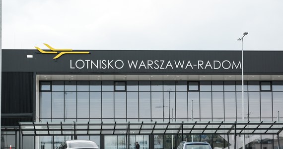 Lotnisko Warszawa-Radom odprawiło w ciągu pierwszego tygodnia funkcjonowania 1729 pasażerów. Wszystkie operacje lotnicze przebiegały bez zakłóceń - poinformowała w piątek rzeczniczka Polskich Portów Lotniczych (PPL) Anna Dermont.