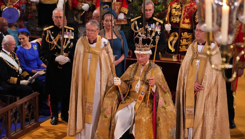 Łzy Wzruszenia Manifestacje Tak Wyglądała Koronacja Karola Iii Wydarzenia W Interiapl 