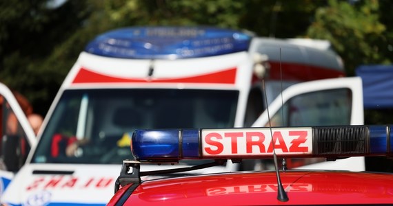 Nie żyje mężczyzna przygnieciony przez traktor w miejscowości Soblówka w powiecie żywieckim (woj. śląskie). Do tragedii doszło dziś po południu.