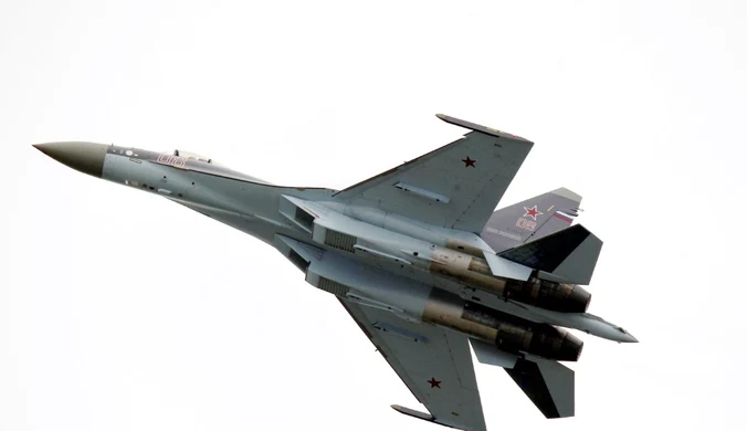 Agresywne manewry rosyjskiego myśliwca przy polskim samolocie
