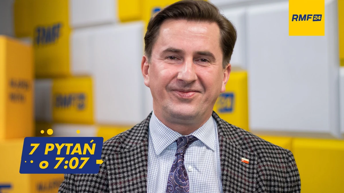 „To jest ogromny sukces, bo jeżeli byśmy nie podjęli takiego działania 15 kwietnia, to ze strony Komisji Europejskiej reakcja byłaby na poziomie zerowym. W marcu 2022 r. KE zobowiązała się do budowy tzw. korytarzy solidarnościowych. I poziom realizacji ze strony Komisji Europejskiej jest zerowy i to, że udało się zablokować te cztery produkty, to jest olbrzymi sukces polskiego rządu”- mówił w rozmowie 7 pytań o 7:07 w internetowym Radiu RMF24 wiceszef resortu rolnictwa Rafał Romanowski. Zdaniem wiceszefa resortu rolnictwa kompromis polega na zablokowaniu wjazdu do Polski czterech produktów - pszenicy, kukurydzy, rzepaku i nasion słonecznika. 