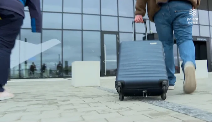 "Wydarzenia": Lotnisko Warszawa-Radom odprawiło już ponad tysiąc siedmiuset pasażerów