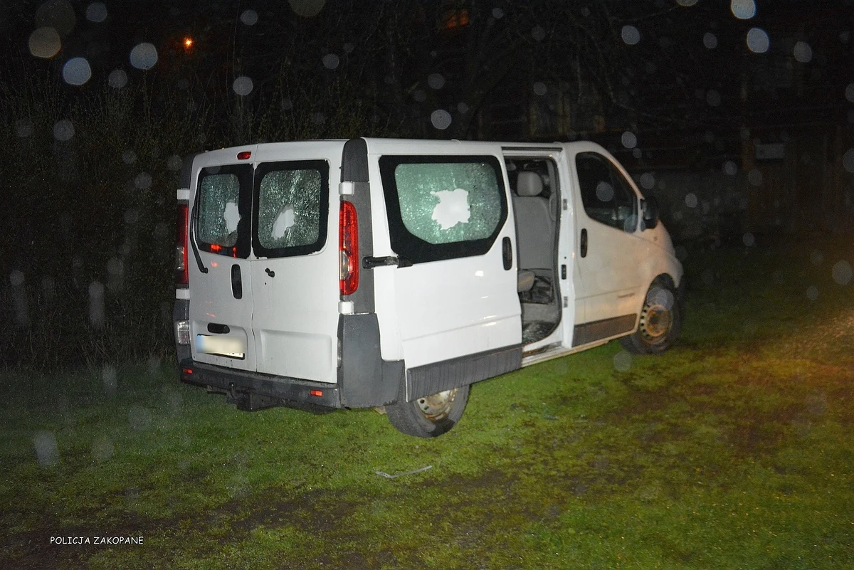 44-latek włamał się do furgonetki i ukradł z niej elektronarzędzia za ponad 30 tys. złotych. Został zatrzymany jeszcze tego samego dnia. Było możliwe dzięki trafnej analizie technika kryminalistyki, który prawidłowo wskazał prawdopodobnego przestępcę.

