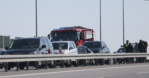 Na moście Południowym w Warszawie zderzyło się pięć aut osobowych. Zablokowane są dwa pasy w kierunku Poznania. Nie ma informacji o rannych.